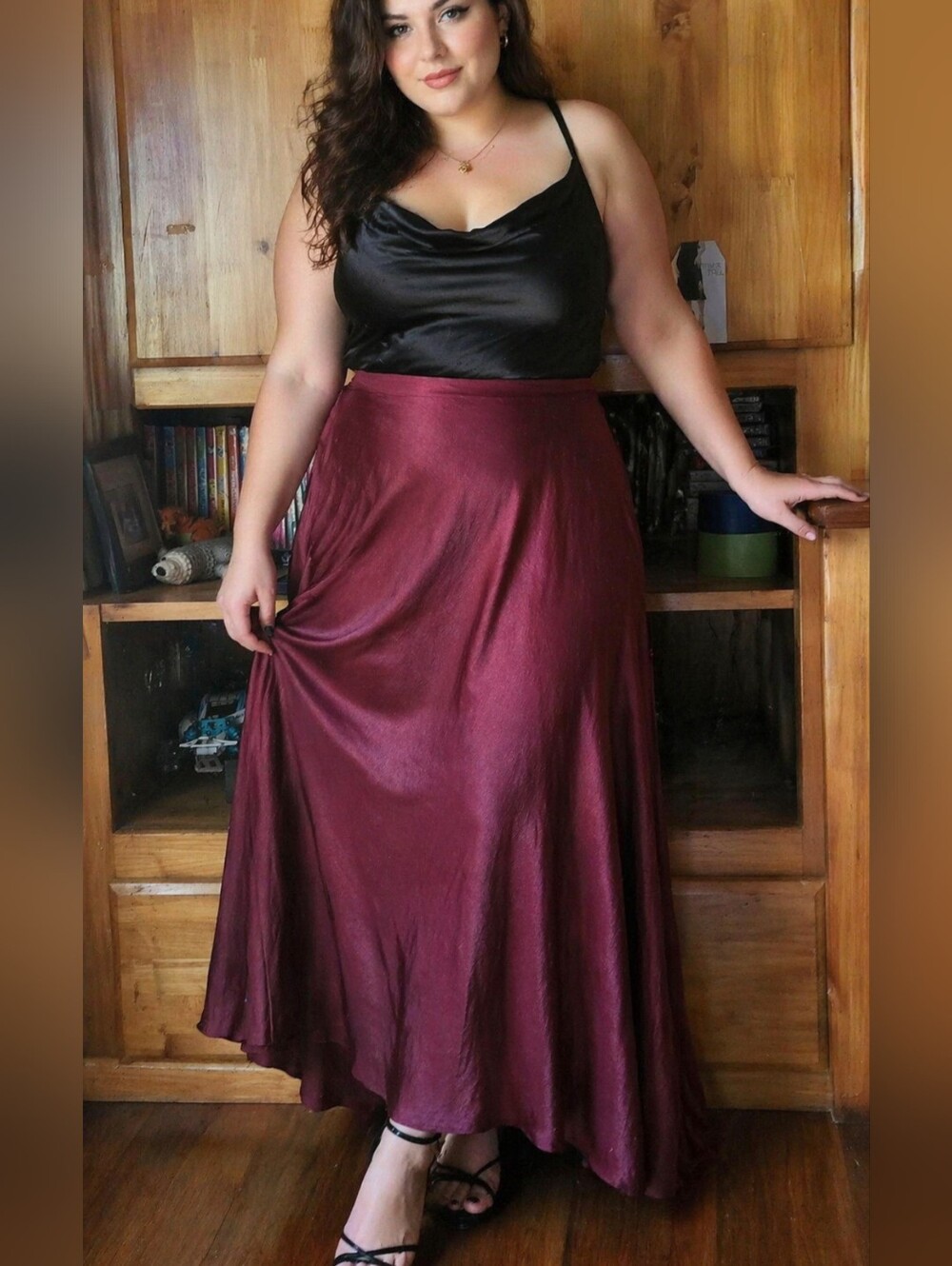 Time and Tru Satin Maxi Skirt in Burgundy, Sz XXL (20).